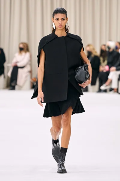 Look 10